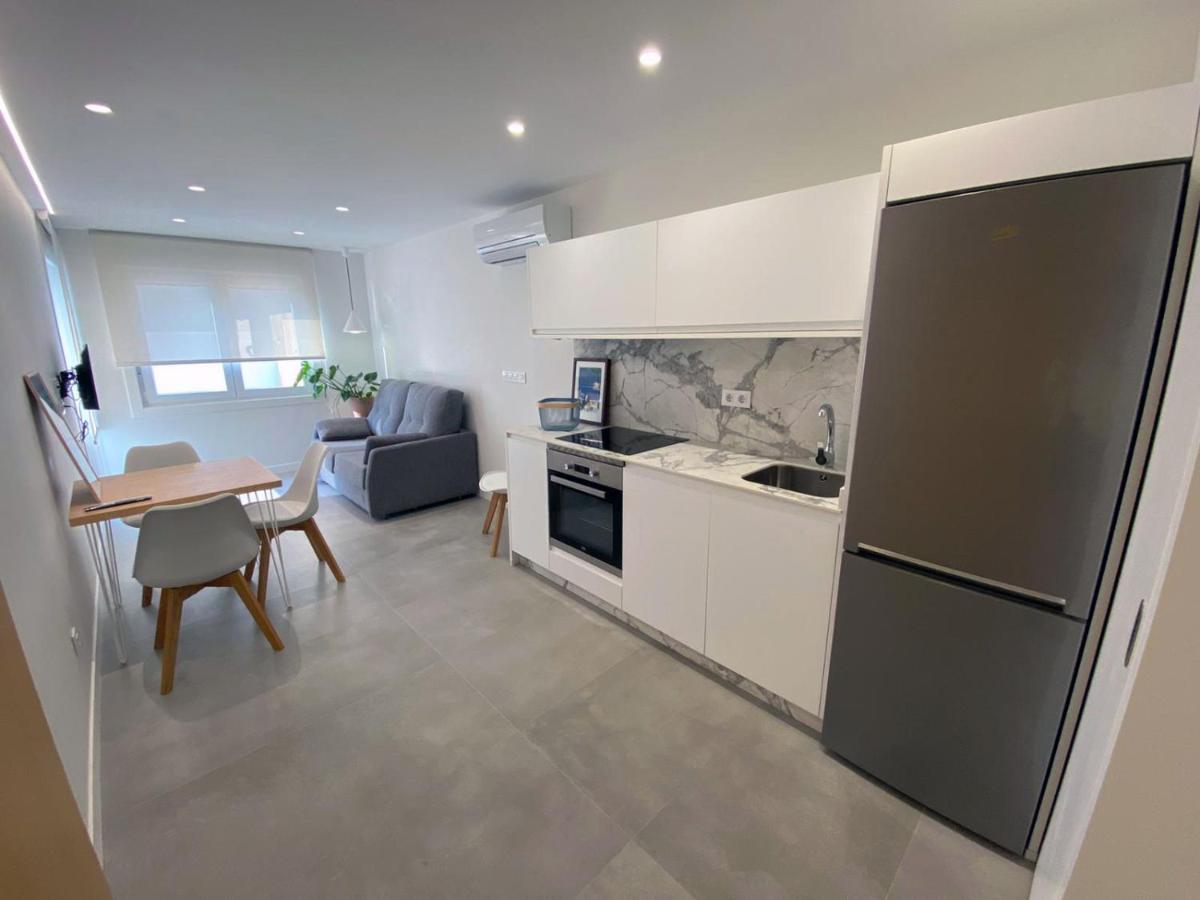 Apartamentos Angelito Playa America A Nigran Bagian luar foto
