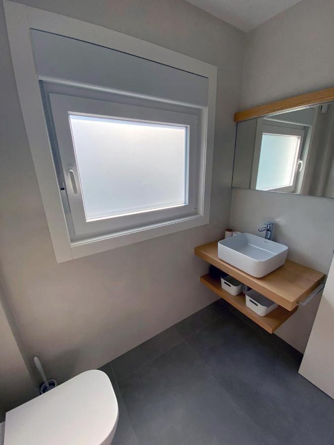 Apartamentos Angelito Playa America A Nigran Bagian luar foto
